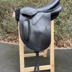 WOW dressuurzadel 17,5 inch