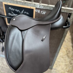 Winter dressuurzadel nieuw 17 inch