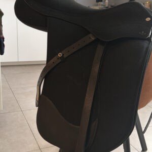 Wintec Isabell Icon HART Dressuurzadel 18"