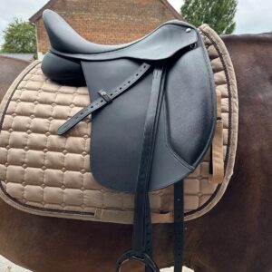 Wintec 500 Dressuur HART – 18” – Zo goed als nieuw